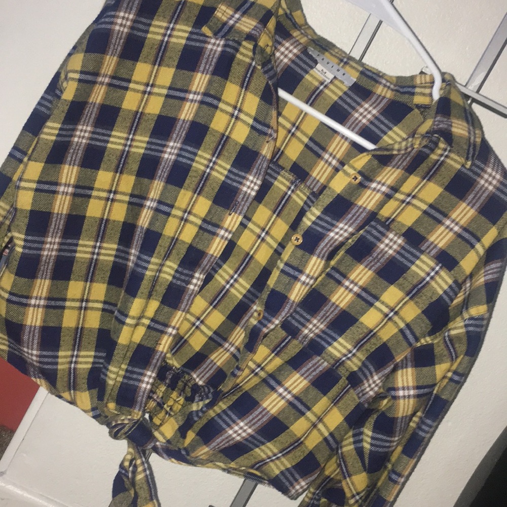 Cropped Flannel - Picture 2 of 4